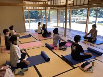主催イベント:日本庭園ヨガ 【茶室でヨガ】の画像
