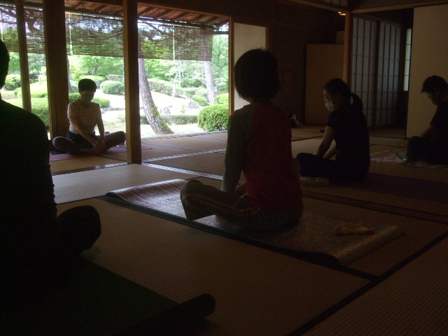 ヨガ教室inお茶室~秋のけはひ~(8月~10月連続講座)