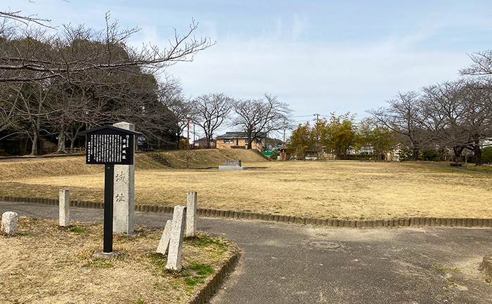 芝生広場（本丸）