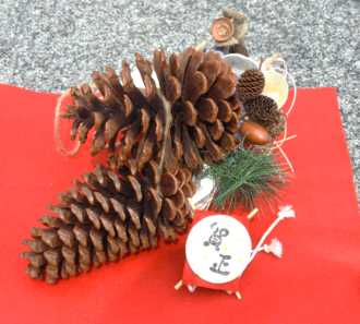 主催イベント：家庭の日　応援プロジェクト12月～大きな松ぼっくりのお正月かざりづくり①②～の画像